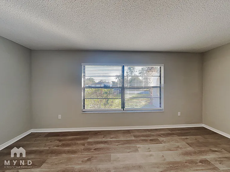 10327 Lansfield St — Photo 13