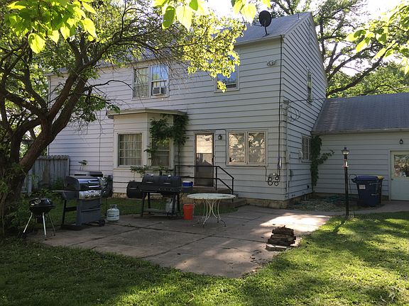 3rd image of 306 Grand Ave