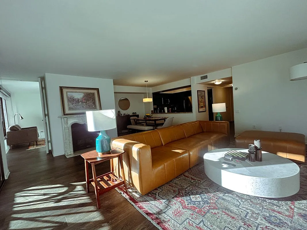 2 bed, 2.0 bath, 1312 sqft, $4,800 — Photo 4