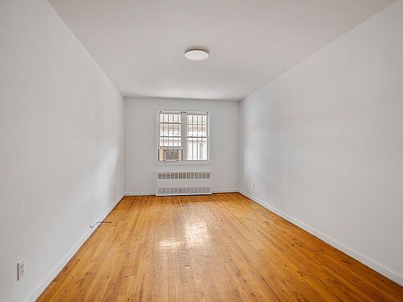 5th image of 9823 Seaview Ave Floor 1