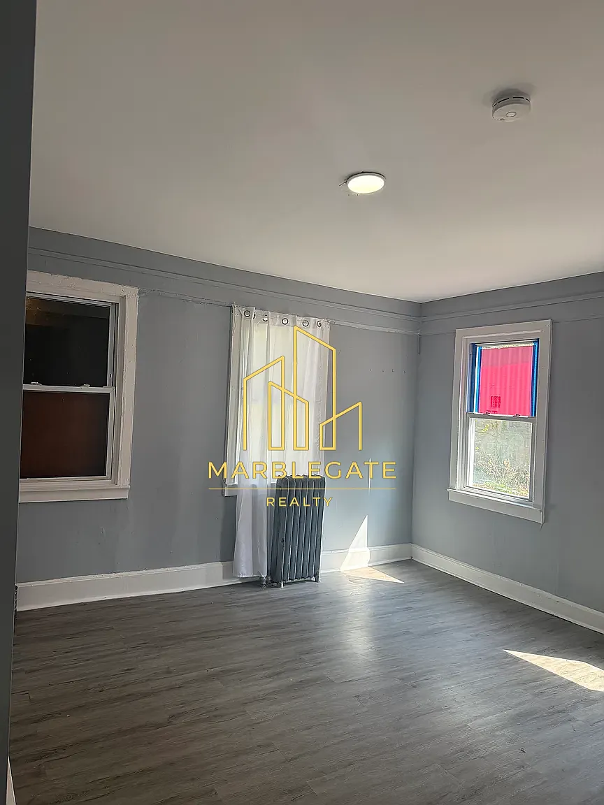 4 bed, $2,550 — Photo 4
