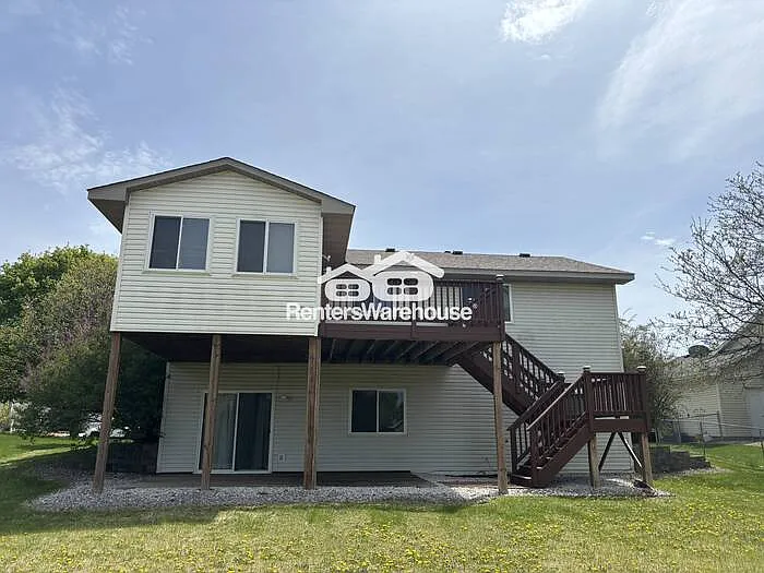 329 Alexander Ct — Photo 32