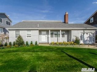 9 Lee Ave, Babylon, NY 11702