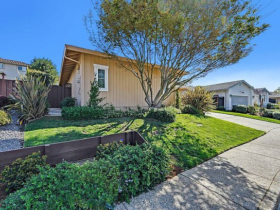 2nd image of 16740 Cerro Vista Dr