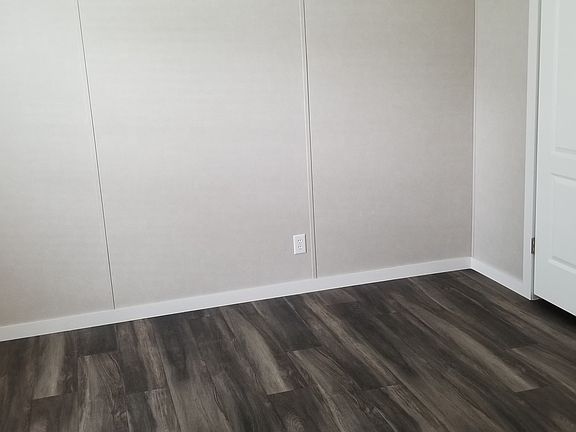 5th image of 4900 SE 102nd Pl #4