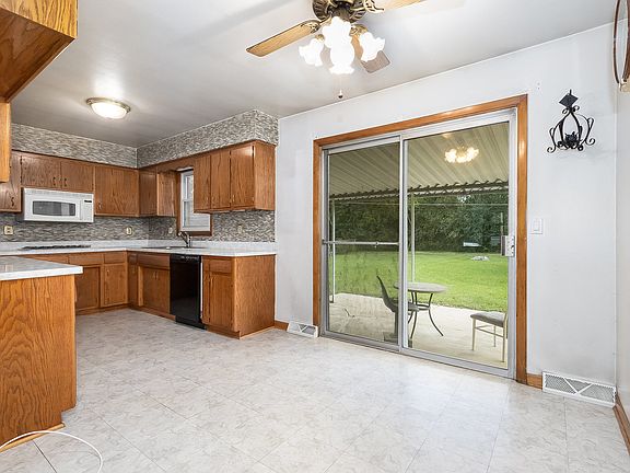 5th image of 23851 W Sussex Dr