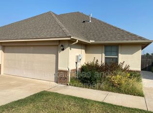 11209 Coachmans Rd, Yukon, OK 73099