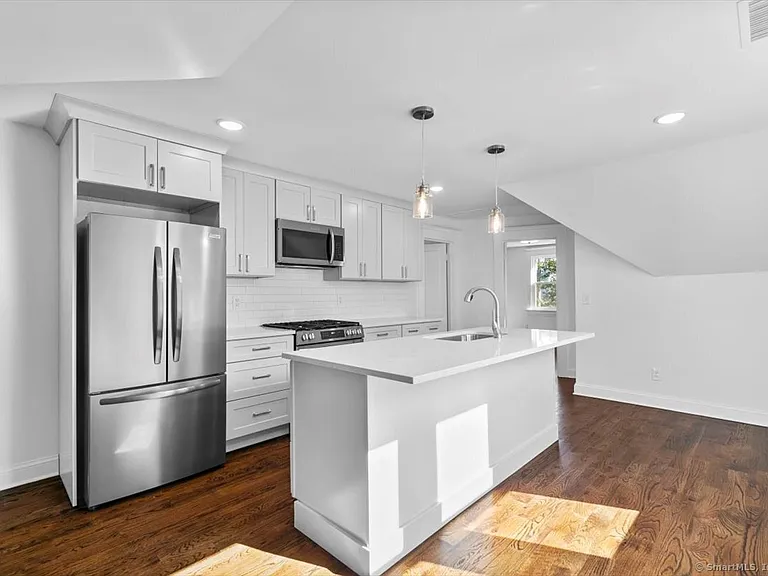 954 Elm St #3 — Photo 5