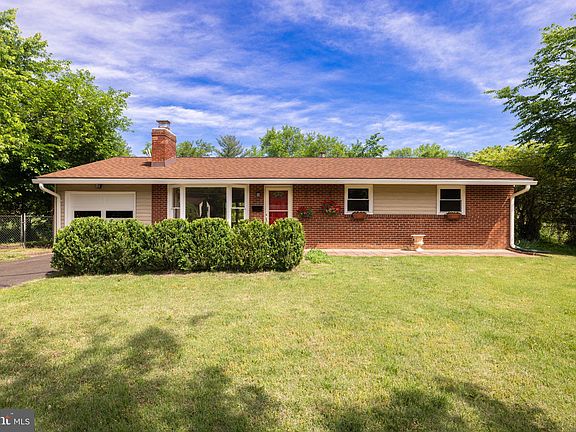 3rd image of 5004 Eastchester Cir