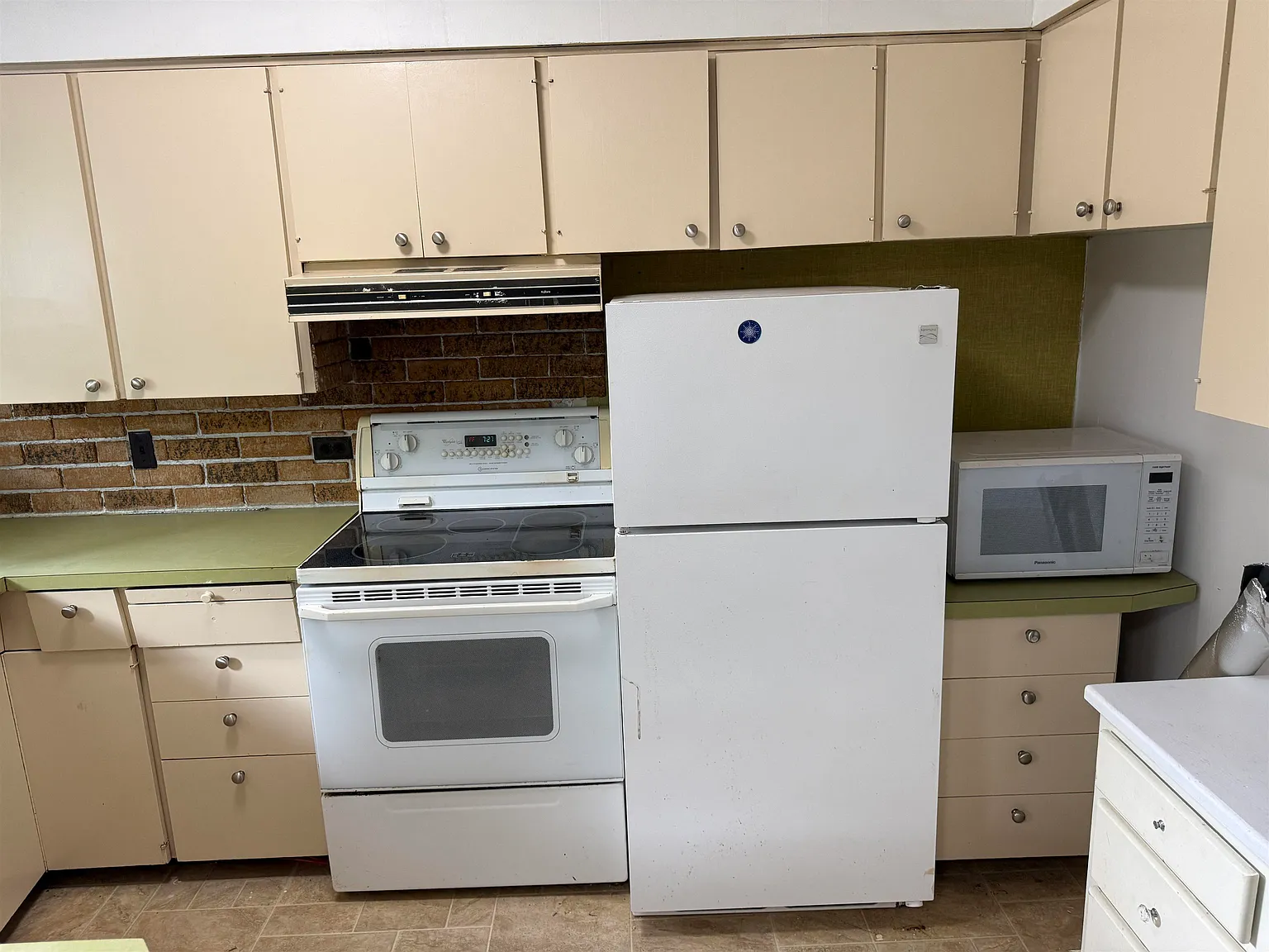 3 bed, 1632 sqft, $3,900 — Photo 3