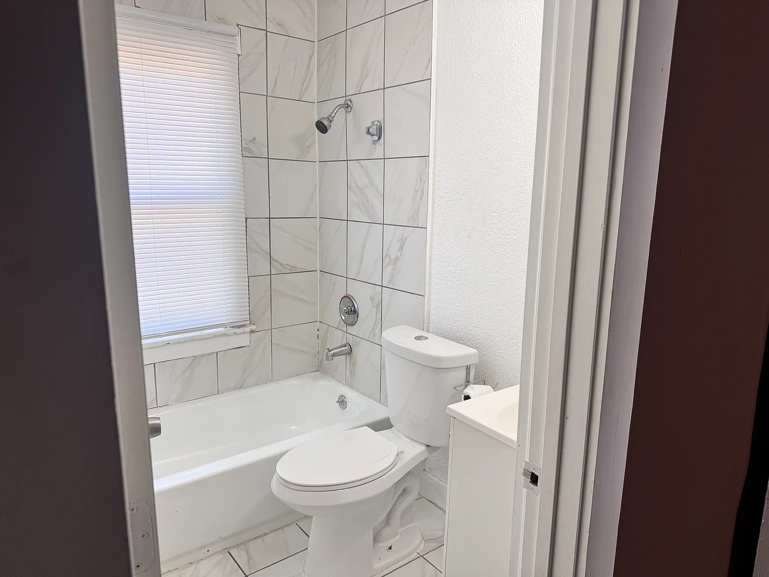 2 bed, 1000 sqft, $1,000 — Photo 4