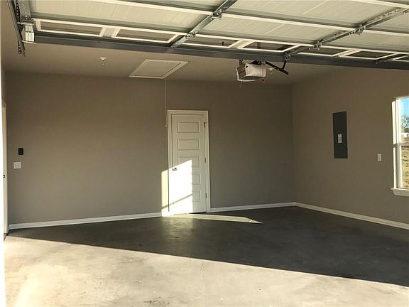 4th image of 2309 Hope Ln