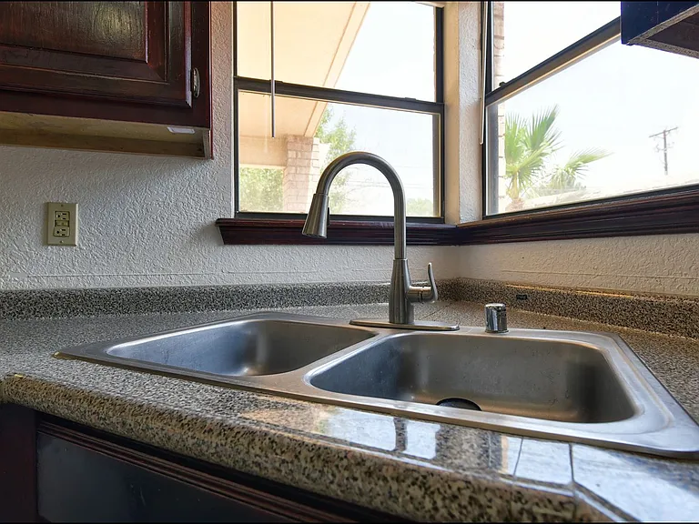 695 Bluff Canyon Cir — Photo 20