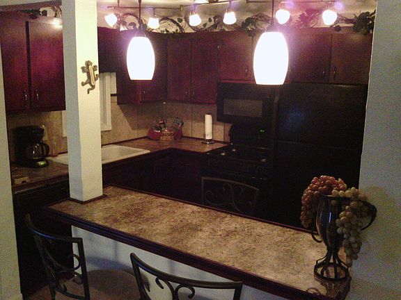 3rd image of 27651 Lake Shore Blvd #D-10
