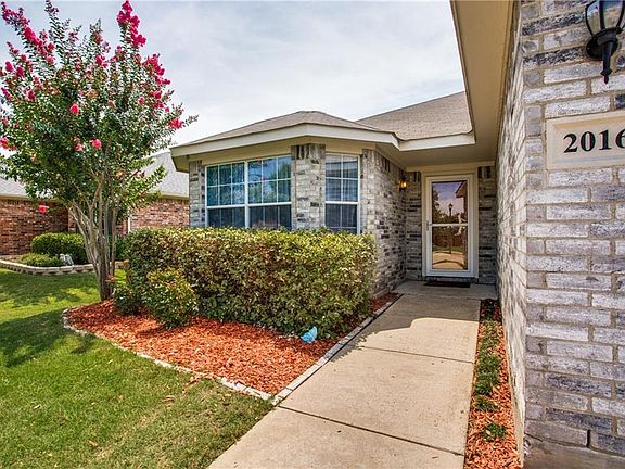 2nd image of 2016 Club Oak Dr