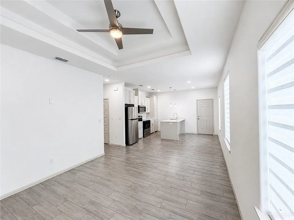 2 bed, 2.0 bath, 936 sqft, $1,150 — Photo 3