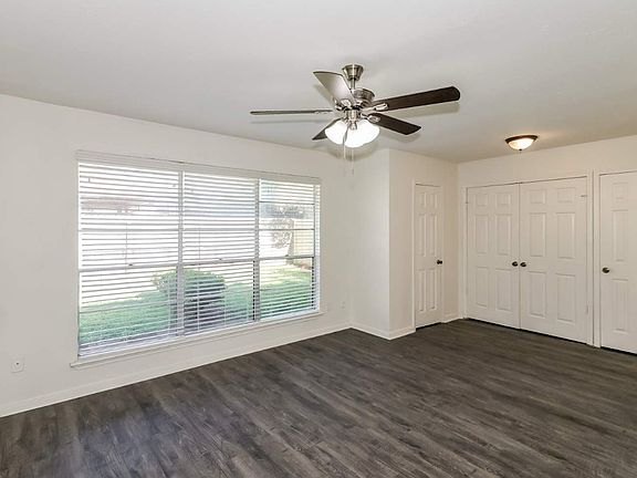3rd image of 3541 Windmoor Dr #1
