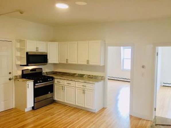 89 Broad St #3L