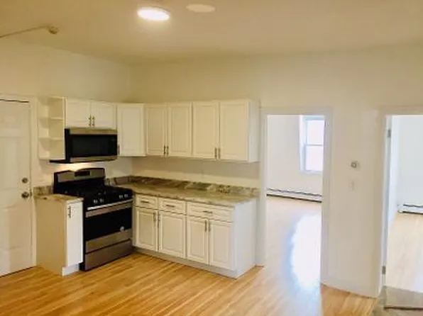 89 Broad St #3L, Cumberland, RI 02864