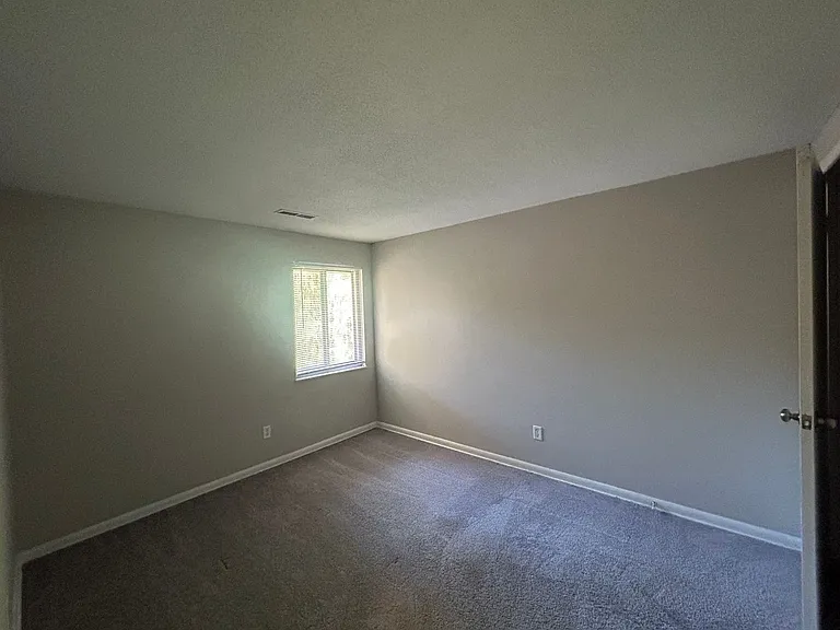 Coventry Court Townhomes — Photo 124