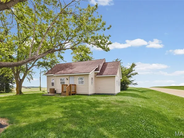 3914 New Church Rd, Pinckneyville, IL 62274