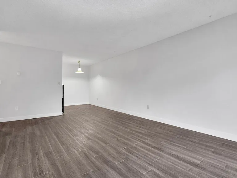 8200 Park Rd — Photo 11