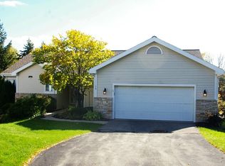 79 Oak Grove Dr, Madison, WI 53717