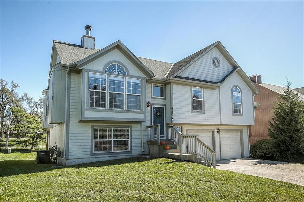 12165 Tallgrass Dr, Olathe, KS 66061 | Zillow