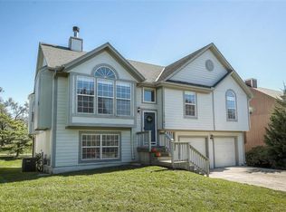 12165 Tallgrass Dr, Olathe, KS 66061