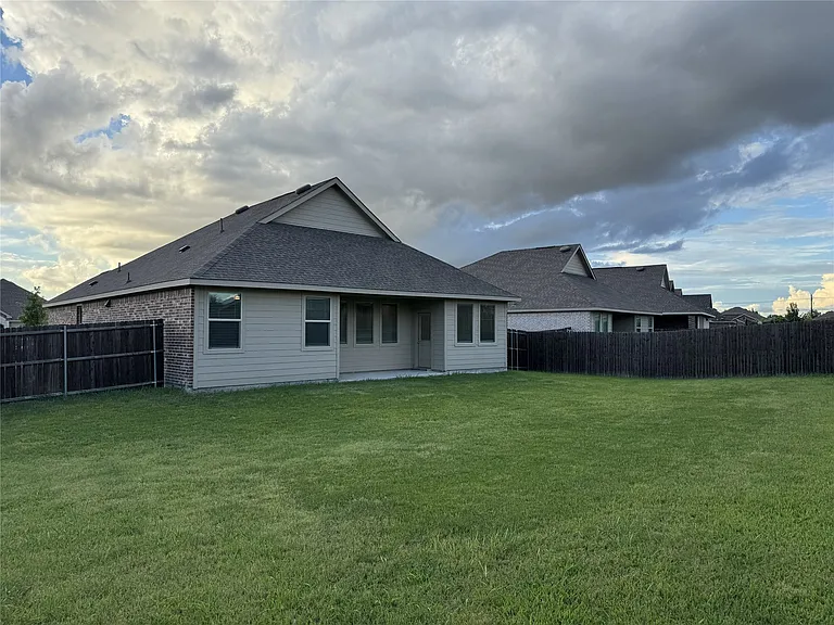 537 Robinson Way — Photo 16