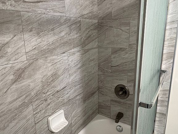 5th image of 3589 Lochinvar Ave APT 19