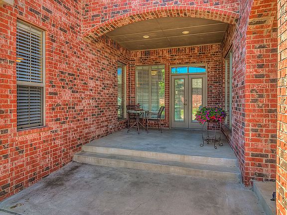 4th image of 2709 Palomino Dr