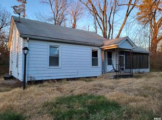 304 Playport Rd, Carbondale, IL 62901