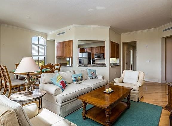 4th image of 5060 Annunciation Cir #6302