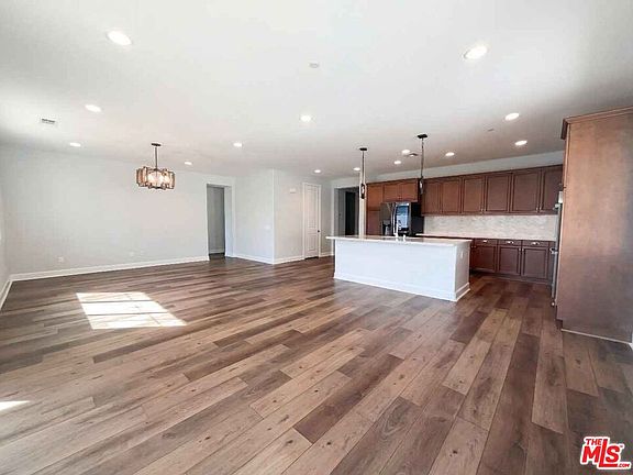 3rd image of 264 Rose St