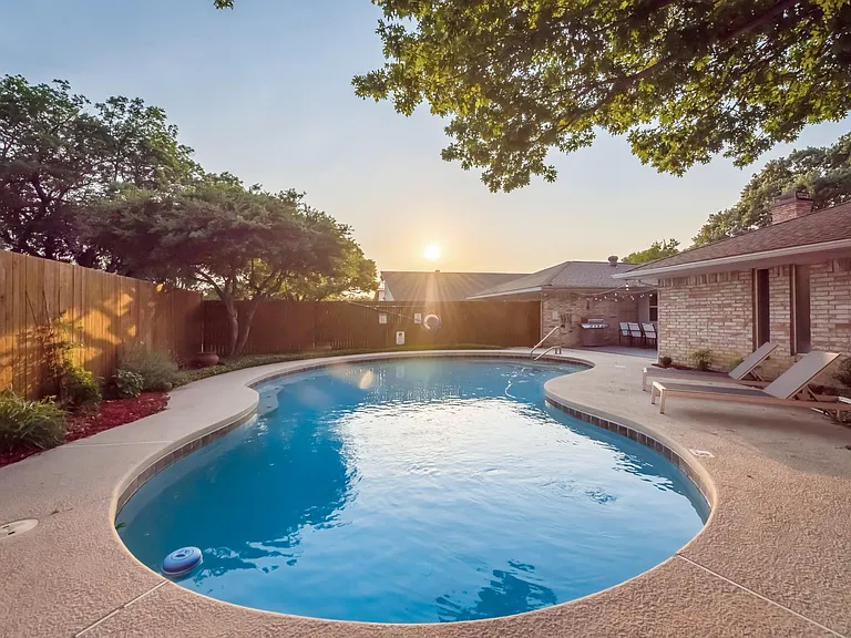 2836 Meadowbrook Dr — Photo 30
