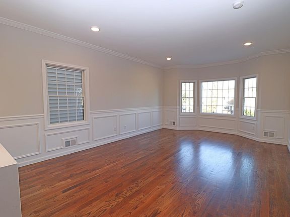 OPEN CONCEPT LIVING/DINING ROOMS