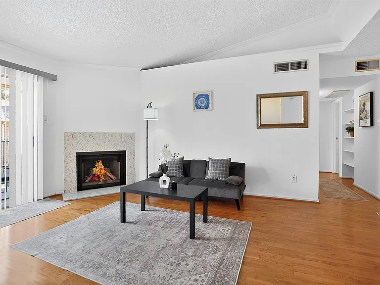 3770 Lovers Wood Ln #610 — Photo 3