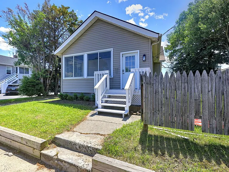 330 Naugatuck Ave — Photo 6