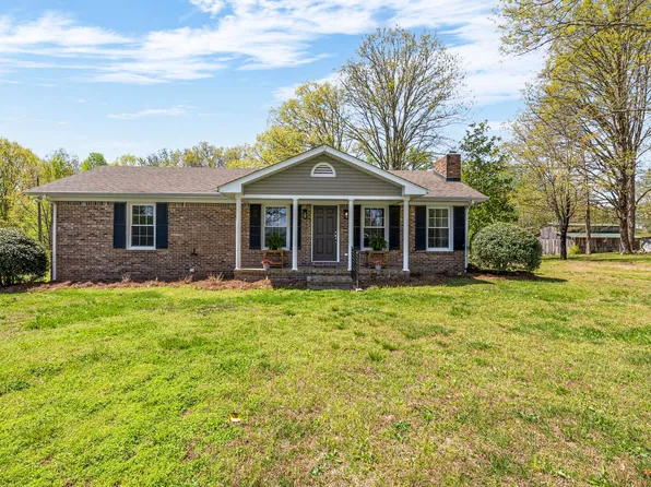 2265 Rock Bridge Rd, Portland, TN 37148