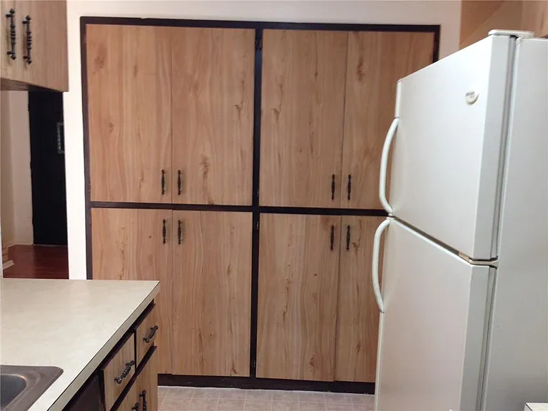 N Laurelwood Dr — Photo 8