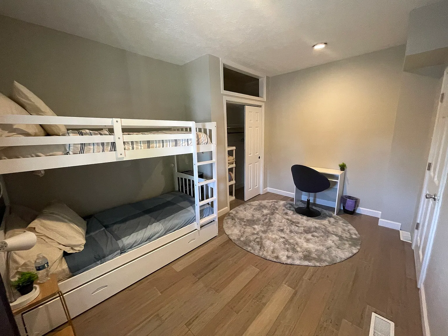32 E Regent St — Photo 3