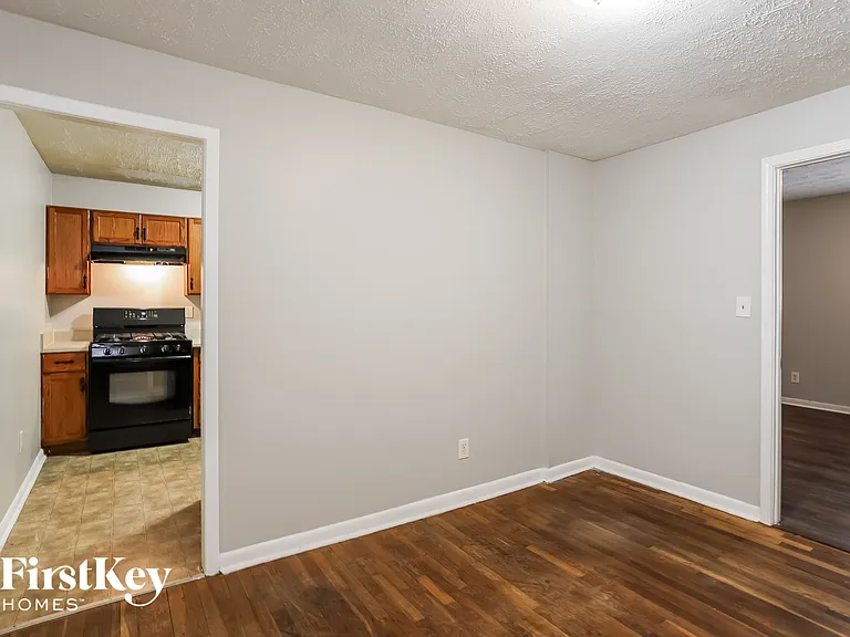 727 Alfred Rd NW — Photo 5