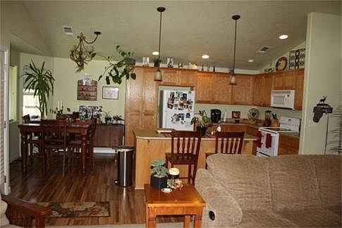5th image of 1444 Beekman Ave