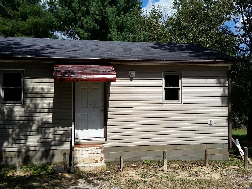 2nd image of 82 Rose Ln
