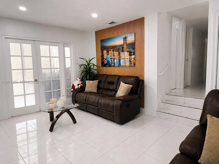 2310 SW 79th Ct — Photo 5