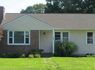 226 Garden City Dr, Cranston, RI 02920