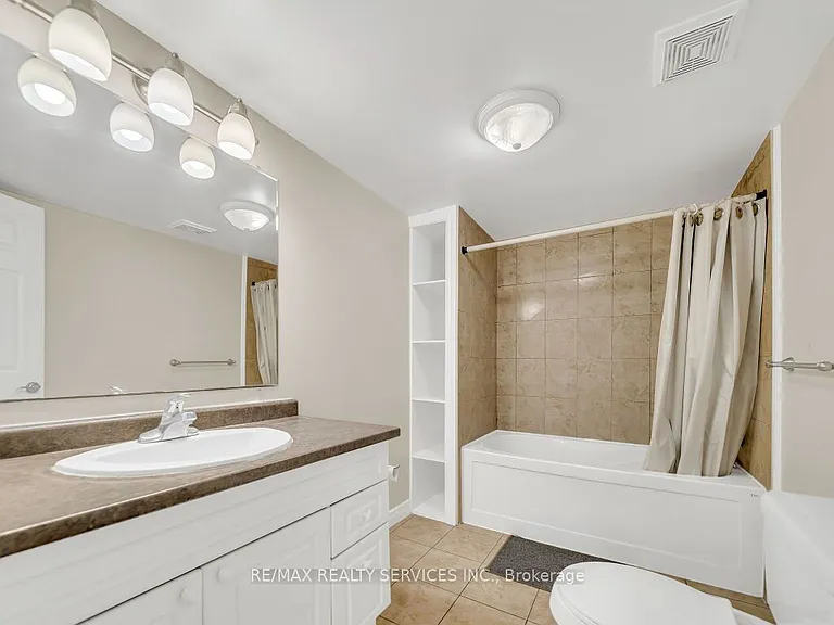 65 Moore St — Photo 42