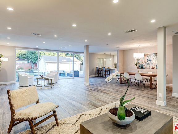 3rd image of 6542 Peach Ave