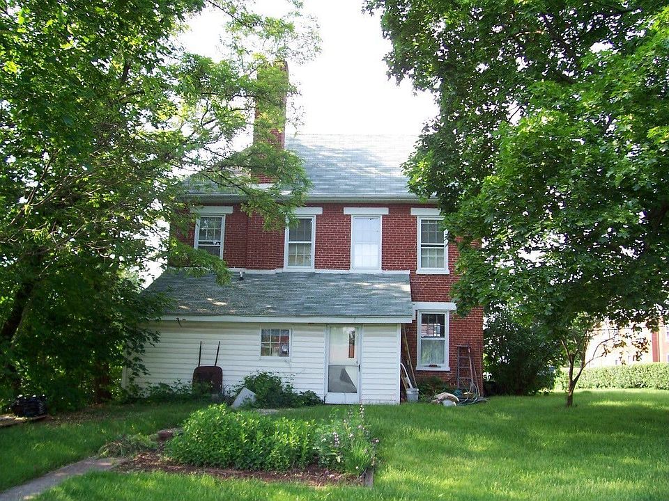 2nd image of 313 Lincolnway W